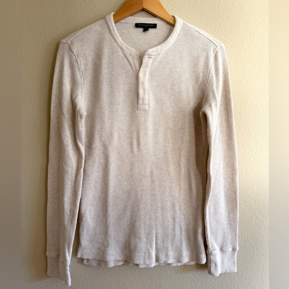 Banana Republic Rustic Long Sleeve Waffle Knit Henley in Oatmeal Heather XS